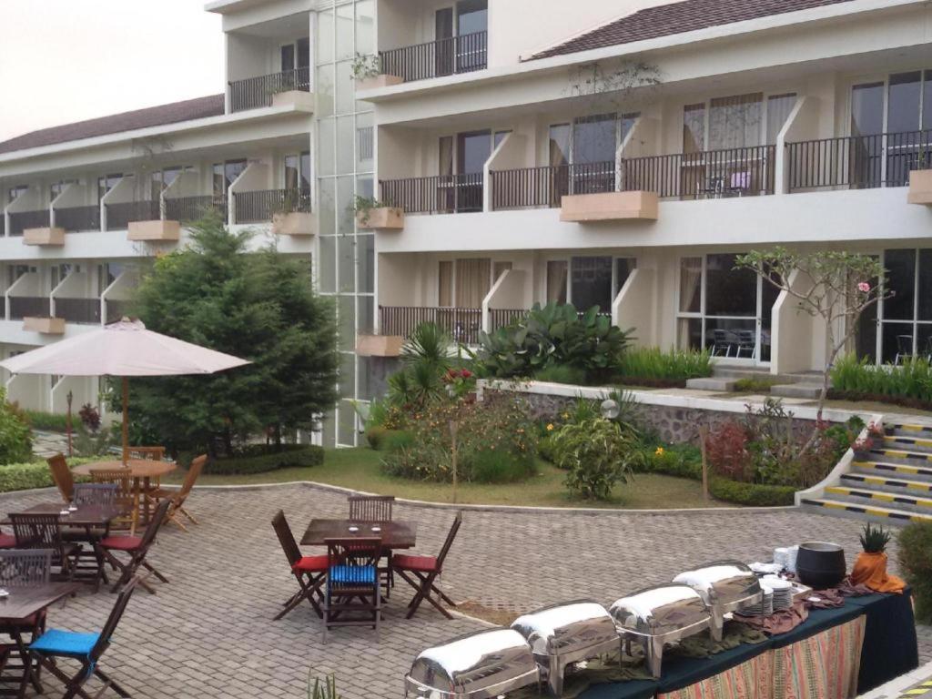 Casa Monte Rosa Puncak Exterior foto